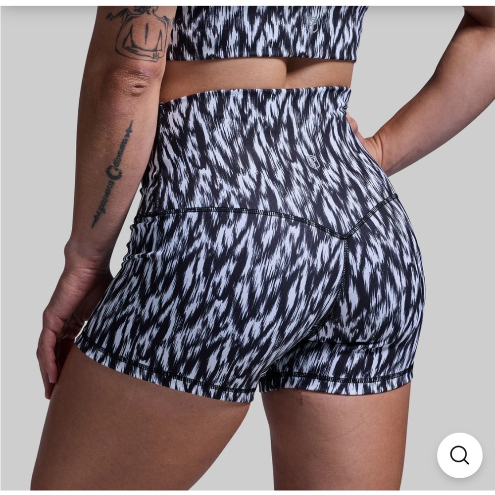 Born Primitive New Heights Booty Shorts (M)